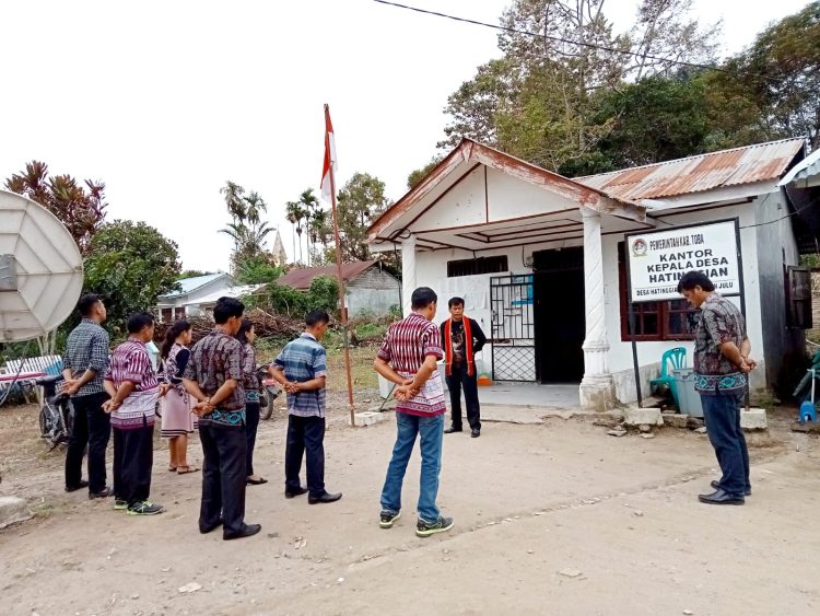 78 Tahun Merdeka, Warga Desa Hatinggian Kabupaten Toba Masih Tampung Hujan Untuk Air Minum