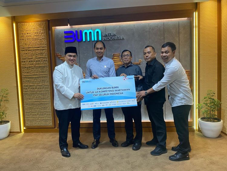 Ketua PWI Pusat Tunaikan Janji, Wartawan UKW Gratis Bantuan BUMN, Segera Dimulai di Aceh, NTT dan Sulut