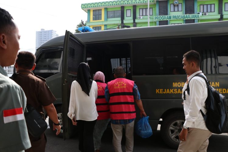 Kejari Medan Tahan 2 Tersangka Korupsi, Oknum Kepala Sekolah MAN 3 dan Penyedia Jasa Rehab Fisik