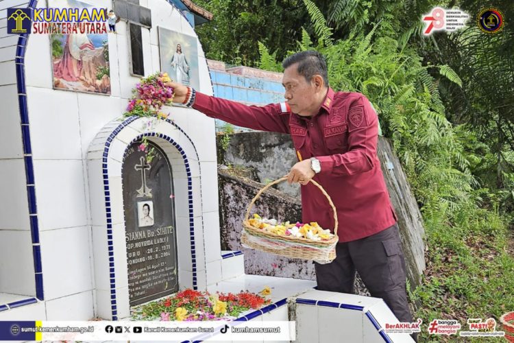 Kakanwil Kemenkumham Sumut dan Jajarannya, Ziarah ke Makam Orangtua Menkumham Yasonna H Laoly