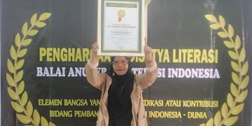 Halimah Siregar Pengawas SD di Langkat Raih Anugerah Literasi BALIN