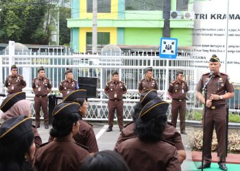 Pimpin Apel di Kejari Medan, Kajati Sumut Ajak Seluruh Jajaran Disiplin dan Kompak