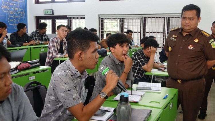 Aspidsus Kejati Sumut Dr Iwan Ginting SH MH  Kuliah Umum di FH USU dengan Topik KUHP Baru