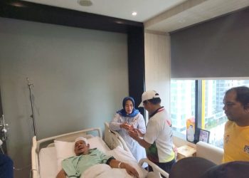 Jenguk Ketua Pewarta, Usai Operasi Pendarahan Otak, Pj Gubsu Hassanudin: Jurnalis Jaga Kesehatan