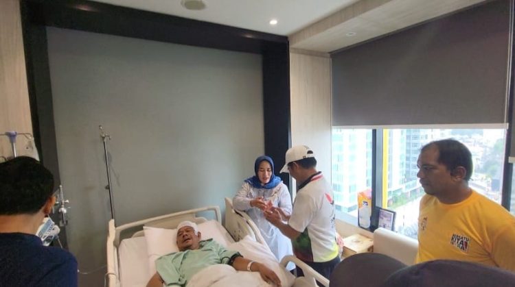 Jenguk Ketua Pewarta, Usai Operasi Pendarahan Otak, Pj Gubsu Hassanudin: Jurnalis Jaga Kesehatan