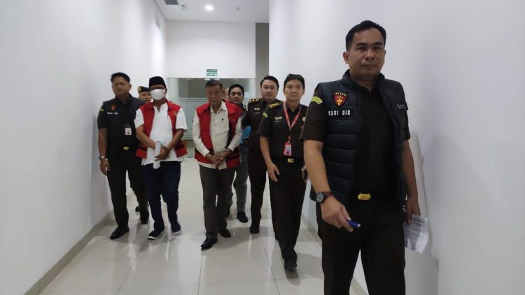 Diduga Korupsi Bantuan PIP, Kejati Jabar Tahan 2 Rektor PTS di Jabar 