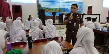 Kejati Sumut Penyuluhan Hukum Tentang UU ITE dan Narkoba di SMKN 9 Medan