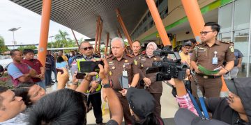 Kajati Papua Barat Harli Siregar : Tim Tabur Berhasil Amankan 5 Terpidana Perikanan Status DPO