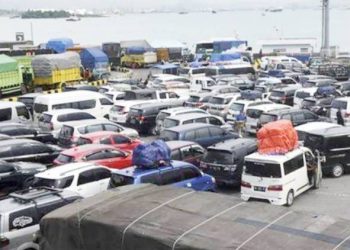 Mudik, Ratusan Mobil Tertahan di Tol Trans Sumatra Lampung