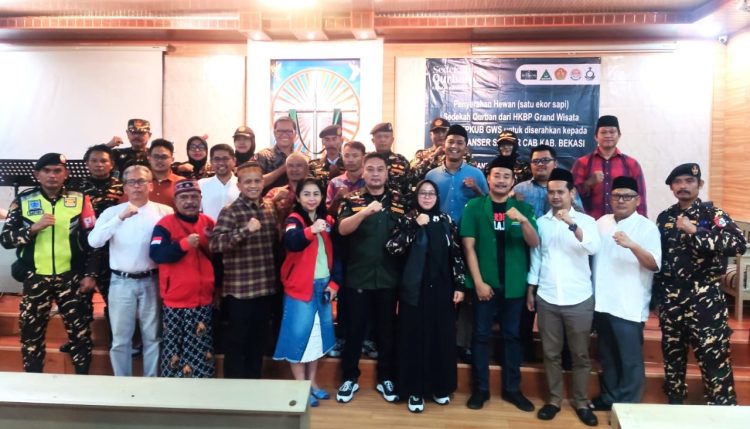 HKBP Grand Wisata, Sedekah Qurban di Kabupaten Bekasi