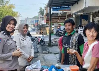 Cantik, Polwan Polres Labuhanbatu Ajak  Warga Jaga Keamanan Lingkungan