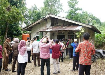 Penyuluhan Hukum Ala Penkum Kejati Kepri, Door to Door Sasaran Warga Miskin dan Rentan