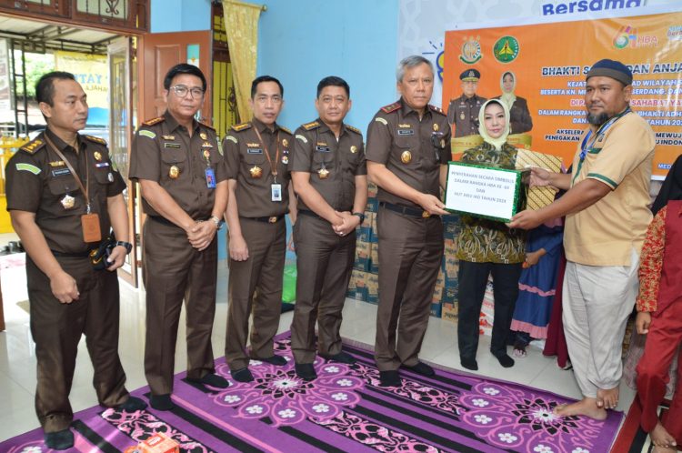 Kejati Sumut Sambut HBA Ke-64, Kunjungi Panti Asuhan dan Santuni Pensiunan Adhyaksa