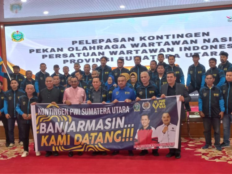Pj Gubsu Lepas Kontingen PWI Sumut ke Porwanas XIV 2024 di Banjarmasin