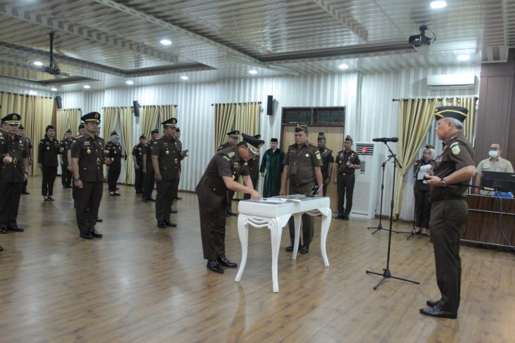 Kejati Sumut Lantik  Muttaqin Harahap jadi Aspidsus, Fajar Syahputra Lubis Kajari Medan
