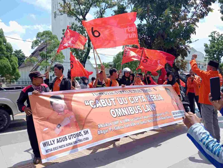 Massa Mengaku Warga Biru-biru Demo di BBWSS II Menuntut Ganti Rugi Berkeadilan