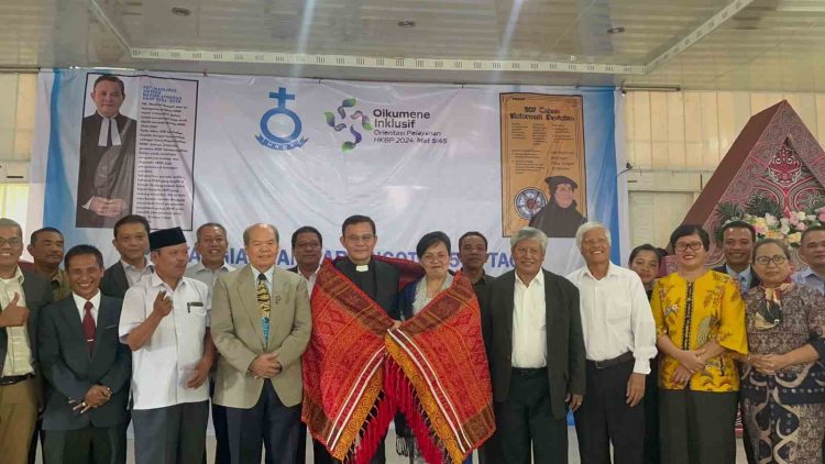 Ephorus HKBP (Emeritus) dan 400 USG, Berangkatkan Pdt Maulinus Siregar Calon Ephorus HKBP