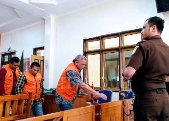 Hakim PN Kabanjahe Vonis Seumur Hidup 2 Terdakwa Pembunuh Rico Pasaribu (Wartawan)