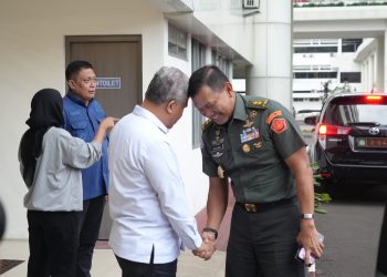 Kapuspen TNI Mayjen Kristomey Kunjungi Kapuspenkum Kejagung Dr Harli Siregar Dalam Rangka Sinergisitas Kedua Lembaga