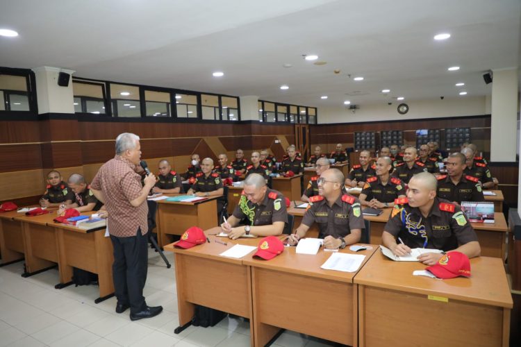 Bekali Jaksa Muda, Kajati Sumut Dr Harli Siregar : Penggunaan Medsos yang Tepat Dapat Memperkuat Kepercayaan Publik