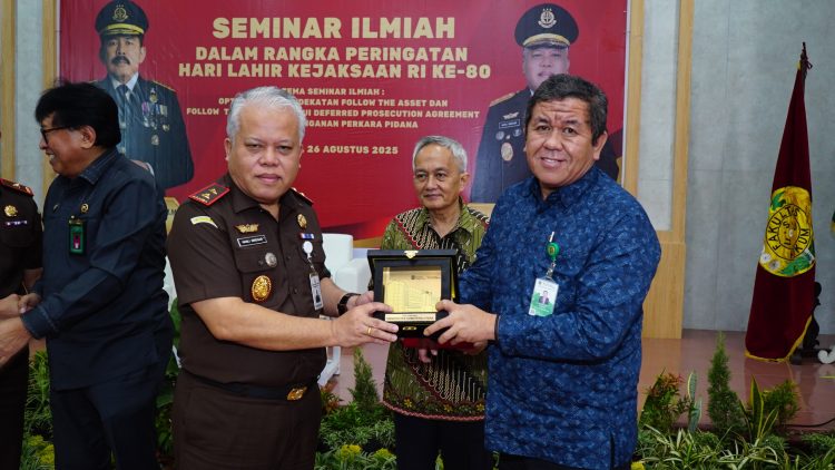 Sambut Harlah Kejaksaan Ke 80, Kejati Sumut Gelar Seminar Ilmiah di FH USU  