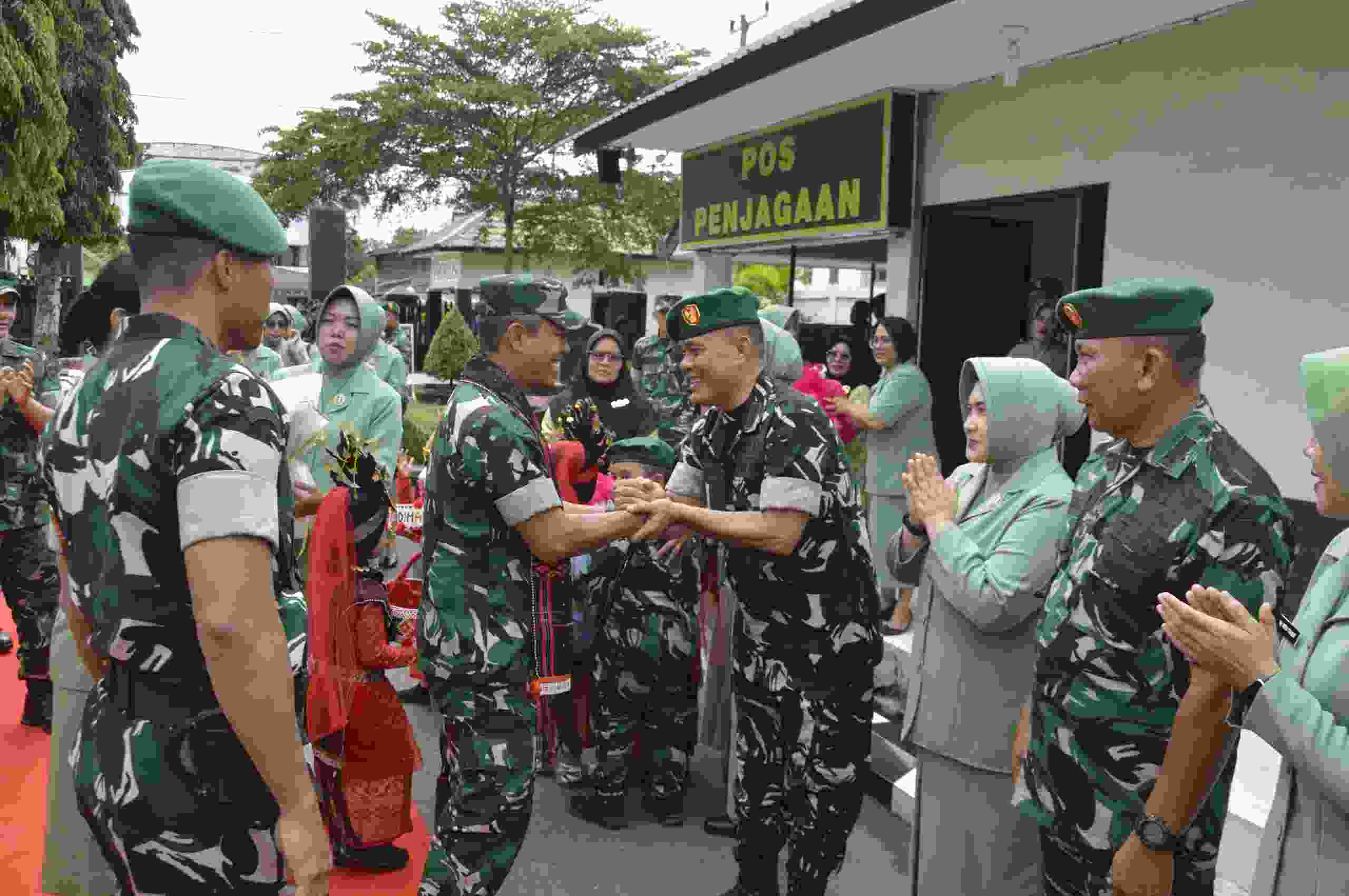 Danrem 023/KS Kolonel Inf Iwan Budiarso S Sos M Han Kunker ke Kodim 0212/Tapsel