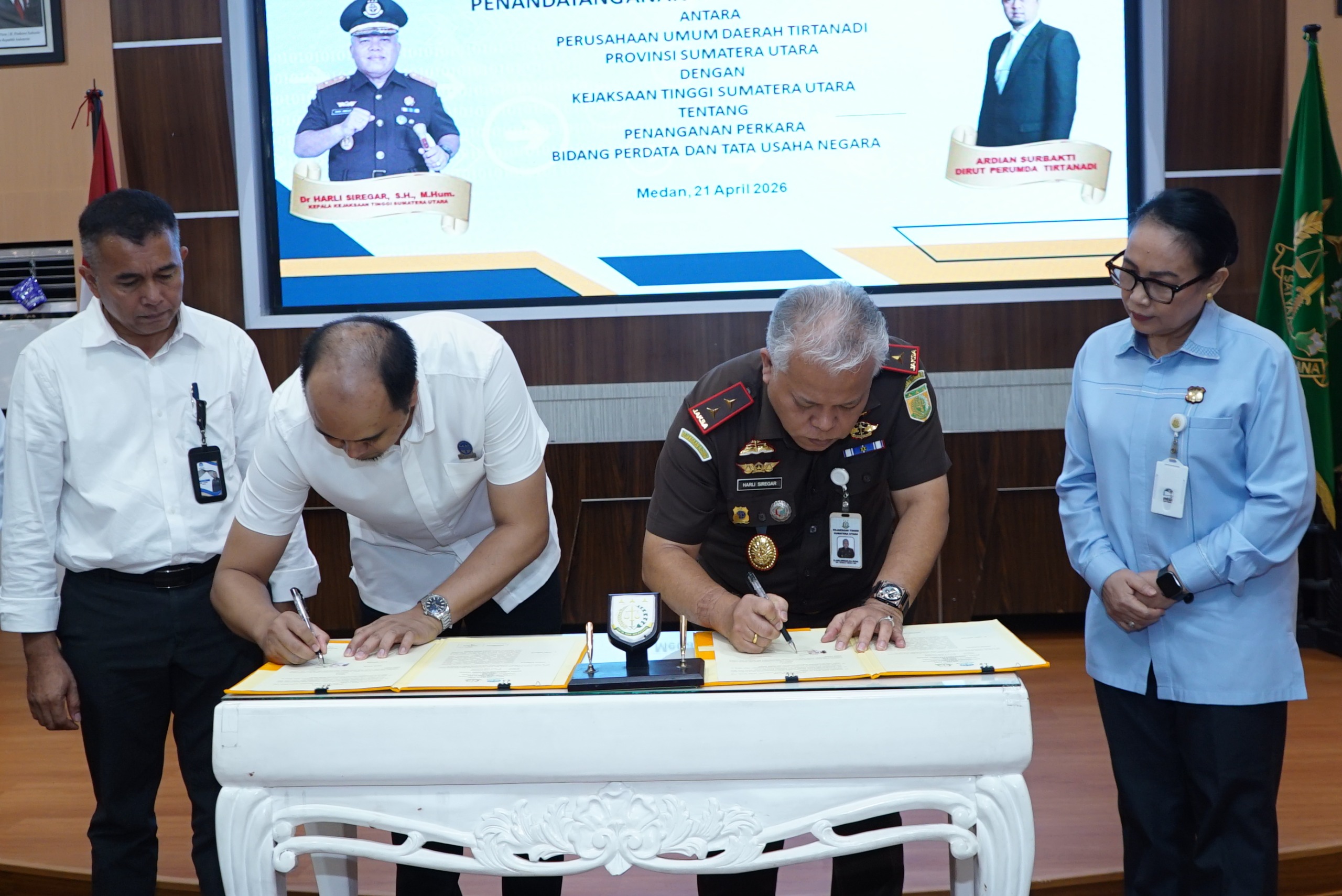 Kejati Sumut dan Perumda Tirtanadi Teken Kerjasama Bidang Hukum Datun 