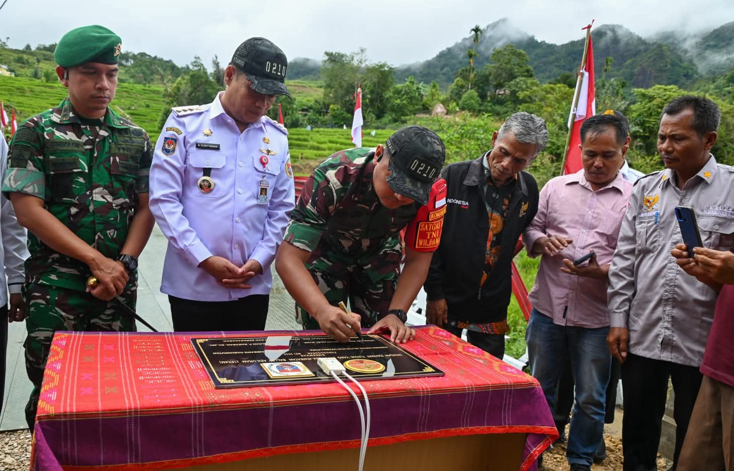 Jembatan Balley Aekuram di Pakkat Humbahas Diresmikan, Bupati Terima Kasih kepada TNI
