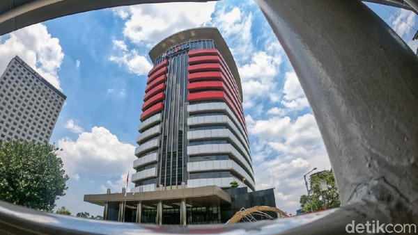 Bupati Langkat Diduga Terjaring OTT, Tiba di Gedung KPK Jakarta