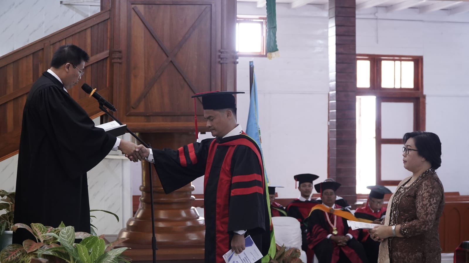 Ketua STGH Sipoholon Dilantik, Ephorus HKBP Sorot Ketergantungan pada AI Urusan Akademis
