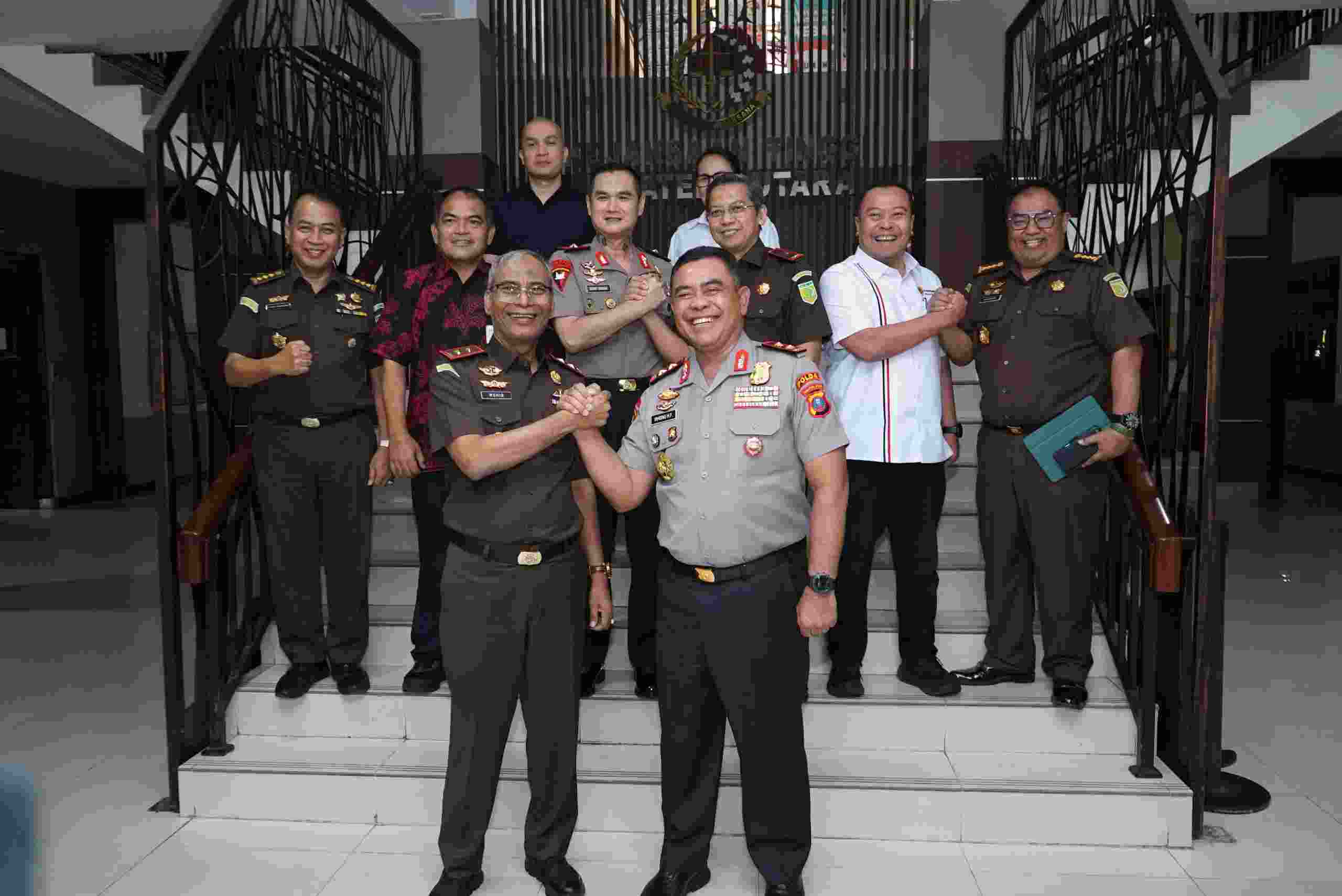 Pertemuan Kapolda Sumut dengan Kajati Sumut Berlangsung Akrab