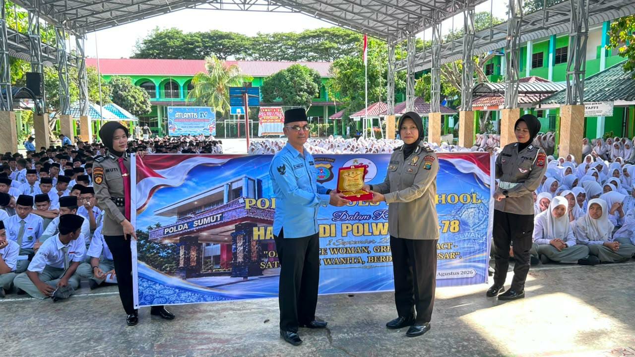 Polwan Polda Sumut Gelar Polwan Goes to School, Edukasi Pelajar Lindungi Diri di Ruang Digital