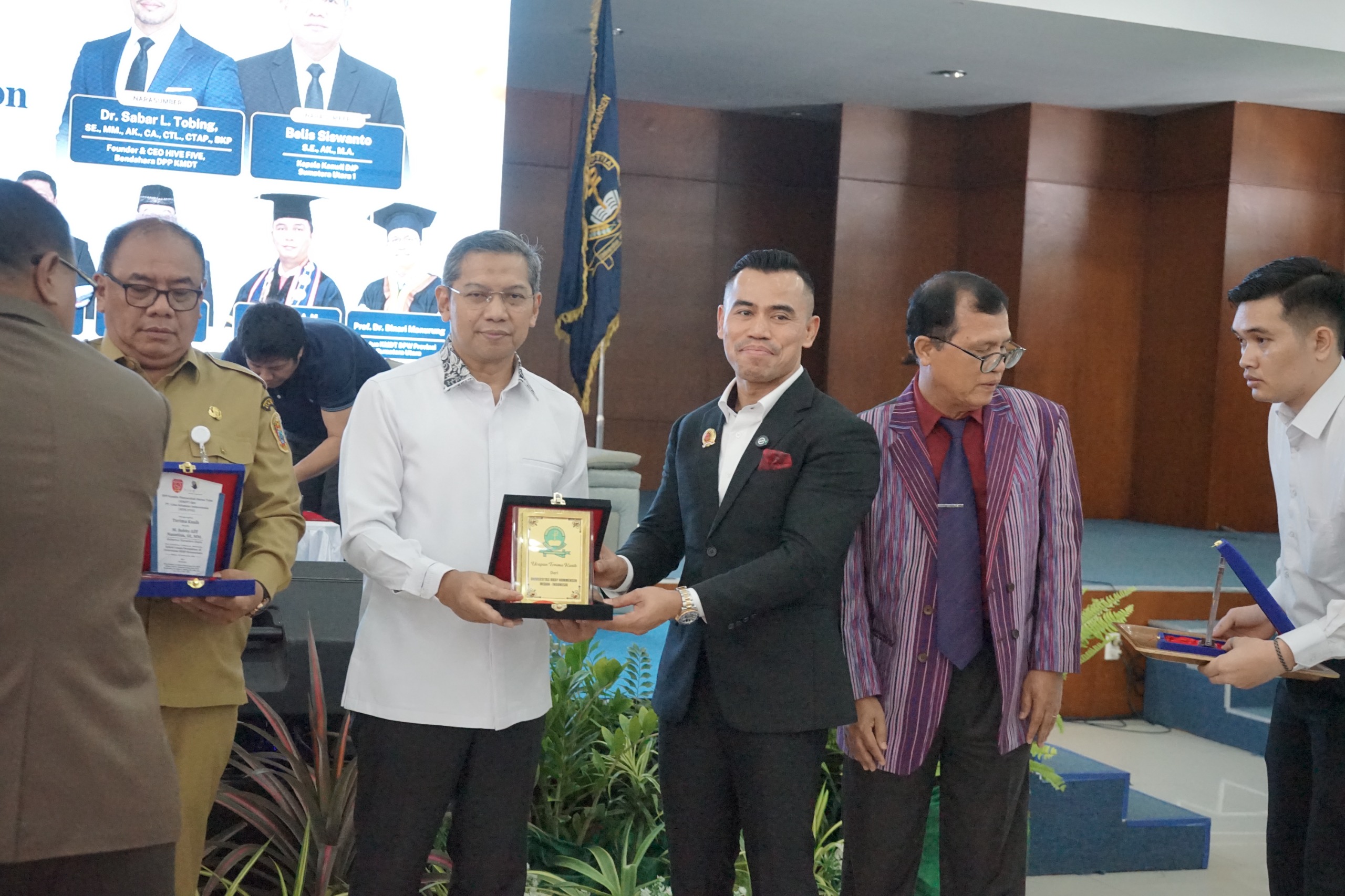 Wakajati Sumut Hadiri Kuliah Umum dan Diskusi di Universitas HKBP Nommensen Medan
